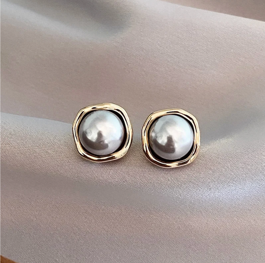 Emily - Vintage Elegant Pearl Earrings