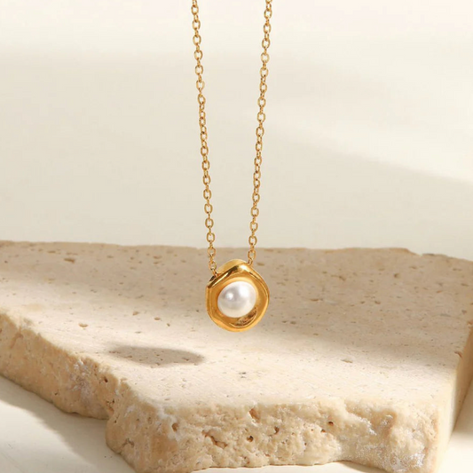 Julie - Gold-Plated Saltwater Pearl Necklace