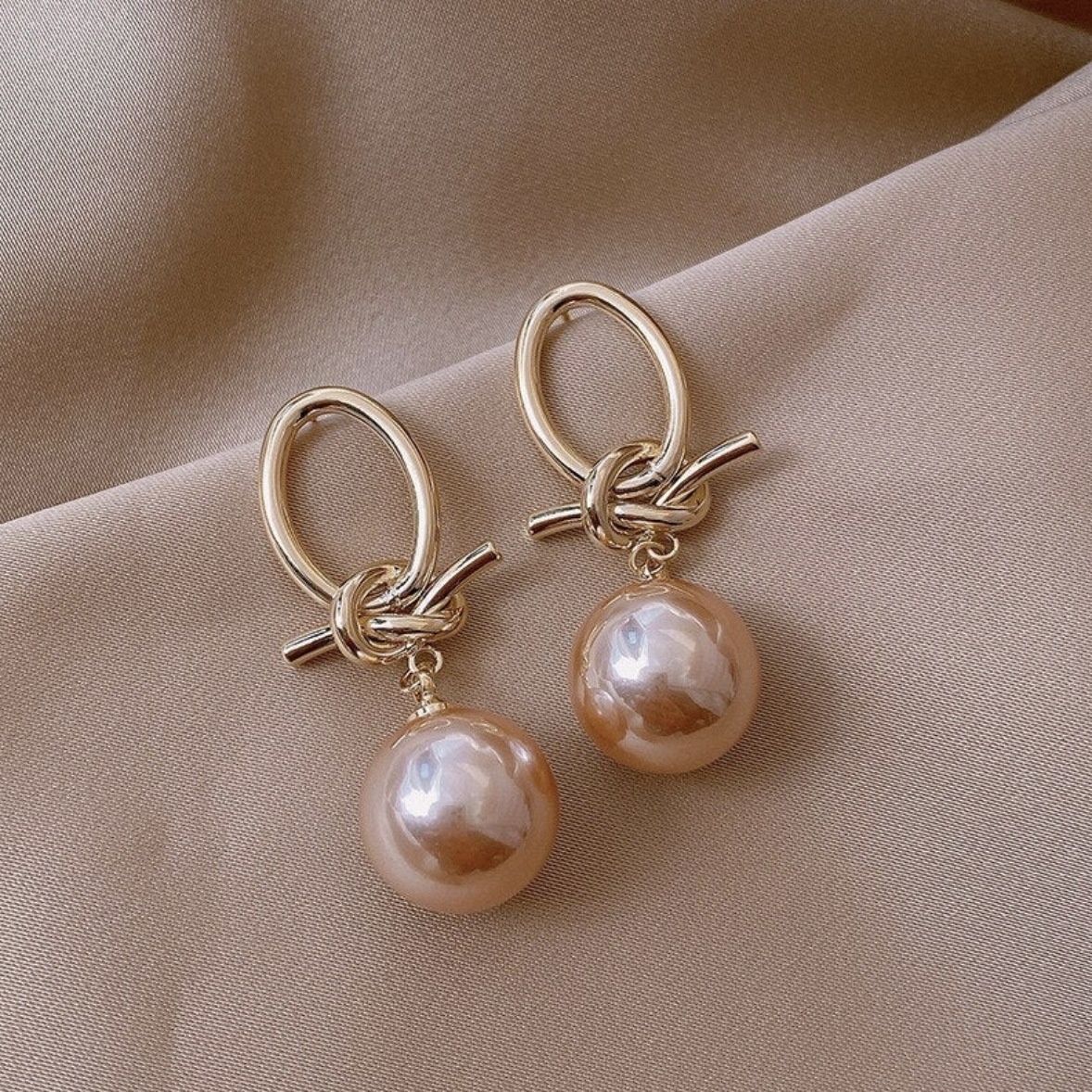 Kylie - Vintage Pearl Earrings