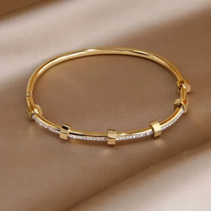 Madison - Clear Gold-Plated Bracelet with Moissanite Coating